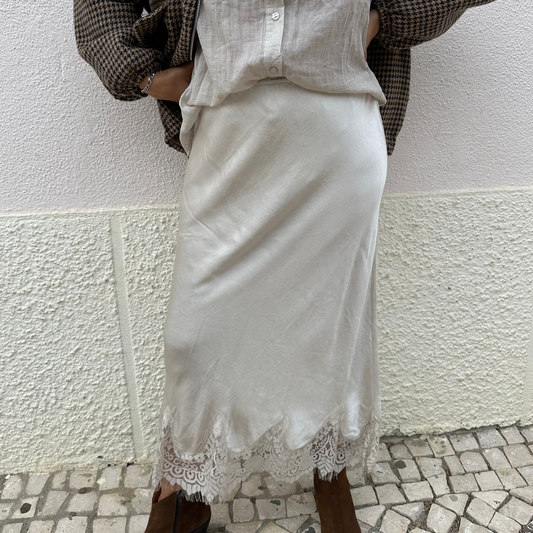 SAIA DE CETIM COM RENDA