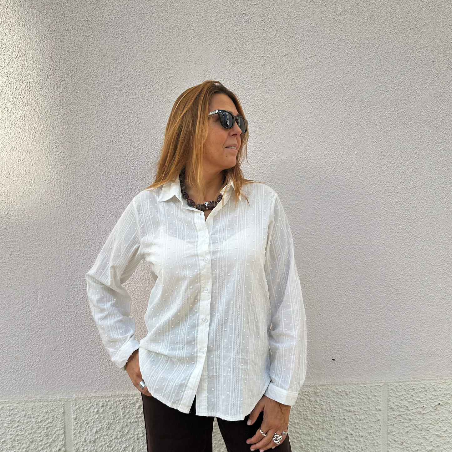 CAMISA BRANCA COM RELEVO