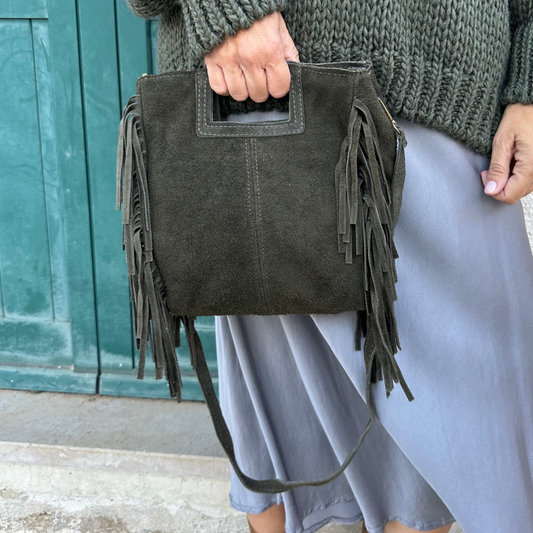 MALA EM PELE VERDE SECO COM FRANJAS