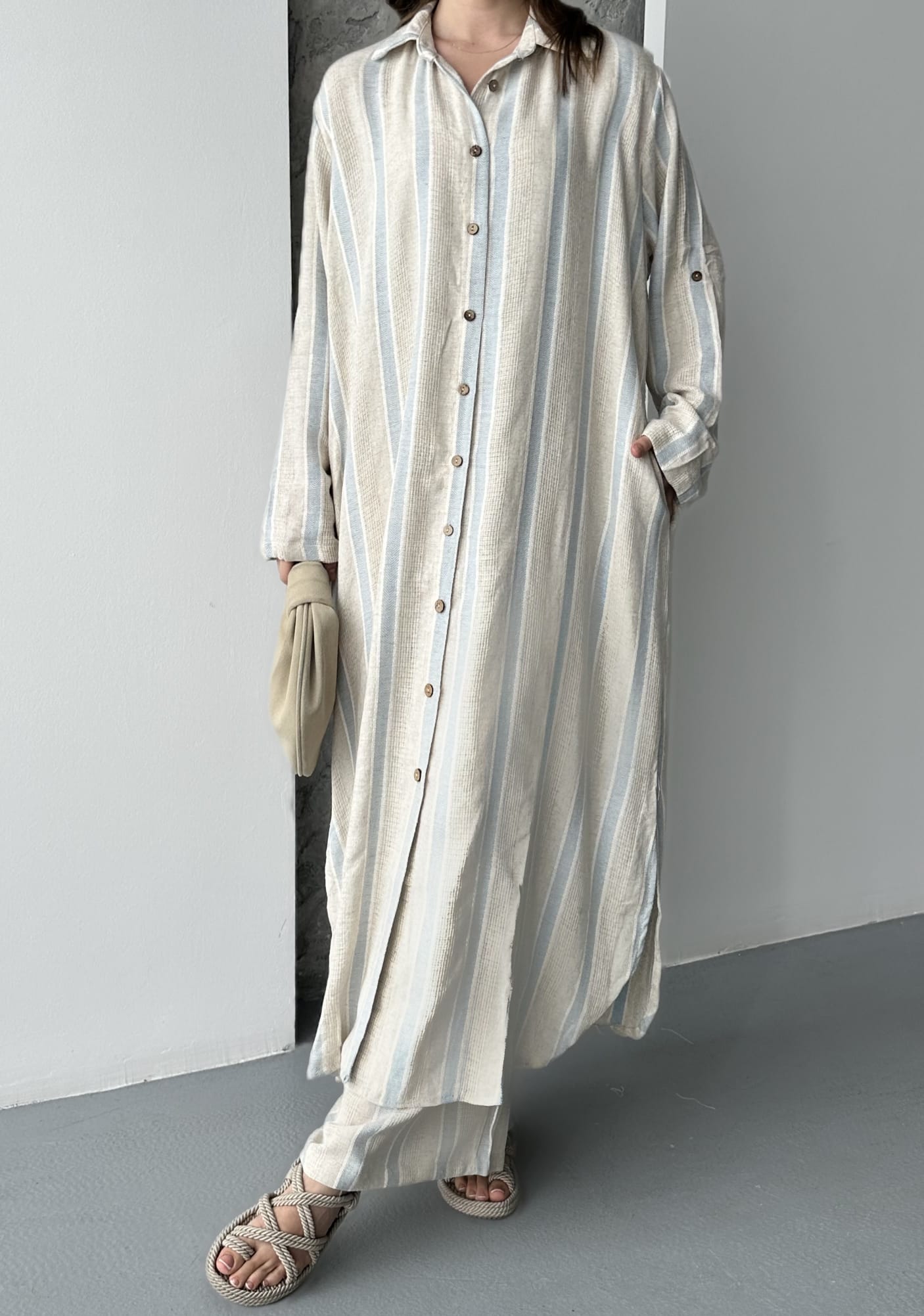 CONJUNTO CAMISA AS RISCAS BEGE E AZUL