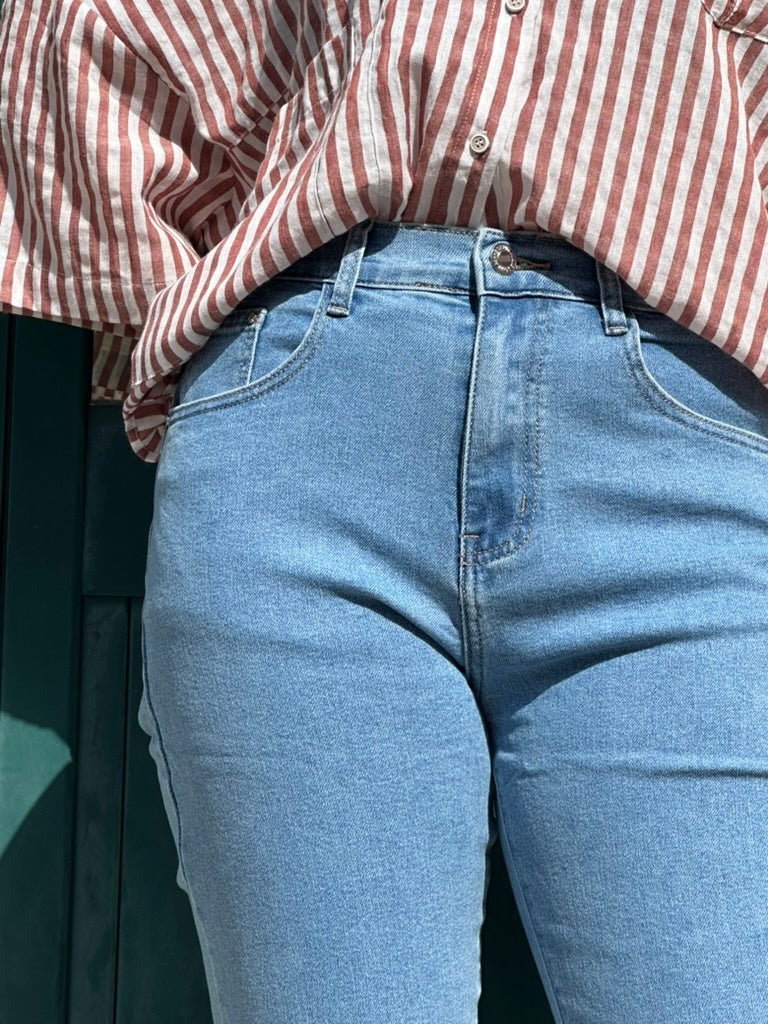 CALÇAS DE GANGA MOM FIT COM ELÁSTICO - Pé Calçado