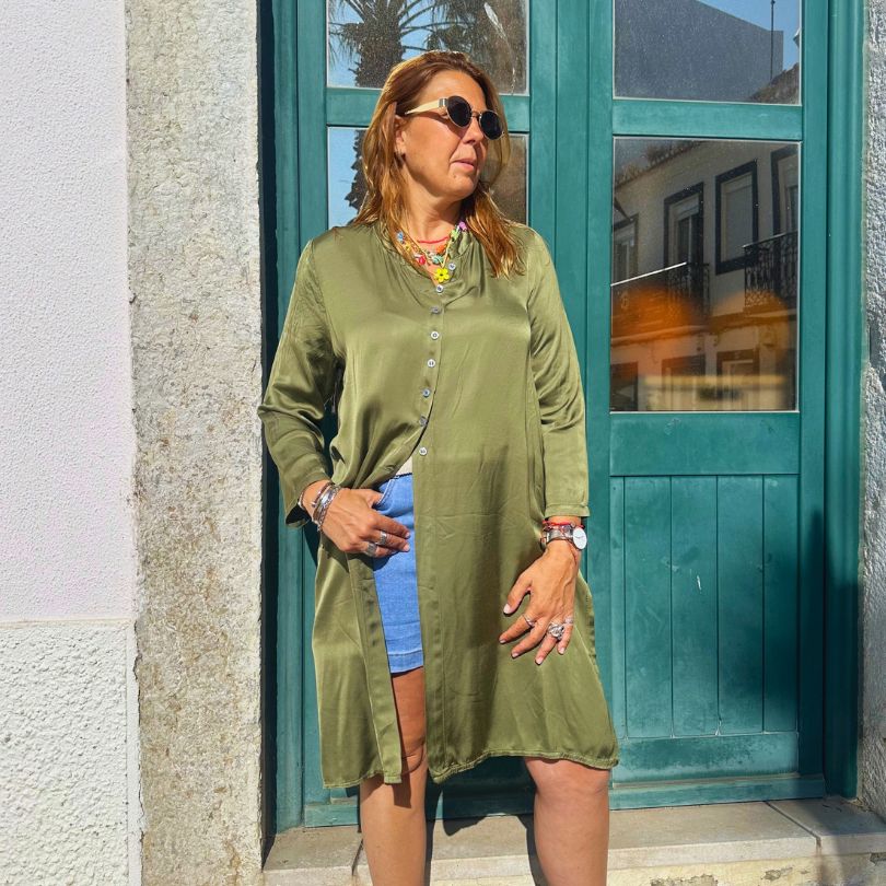 CAMISA DE CETIM COMPRIDA - Pé Calçado