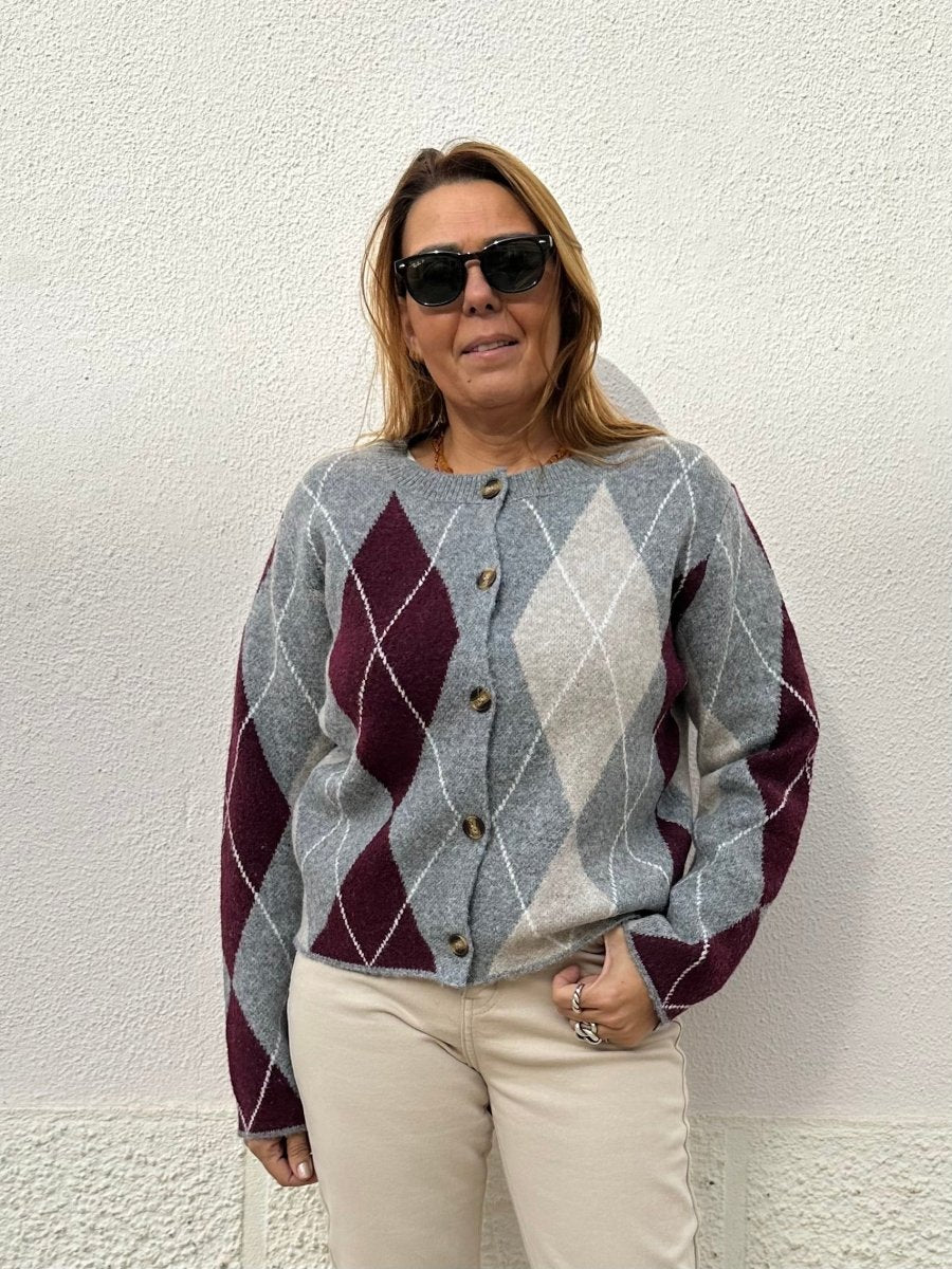 CARDIGAN COM LOSANGOS - Pé Calçado