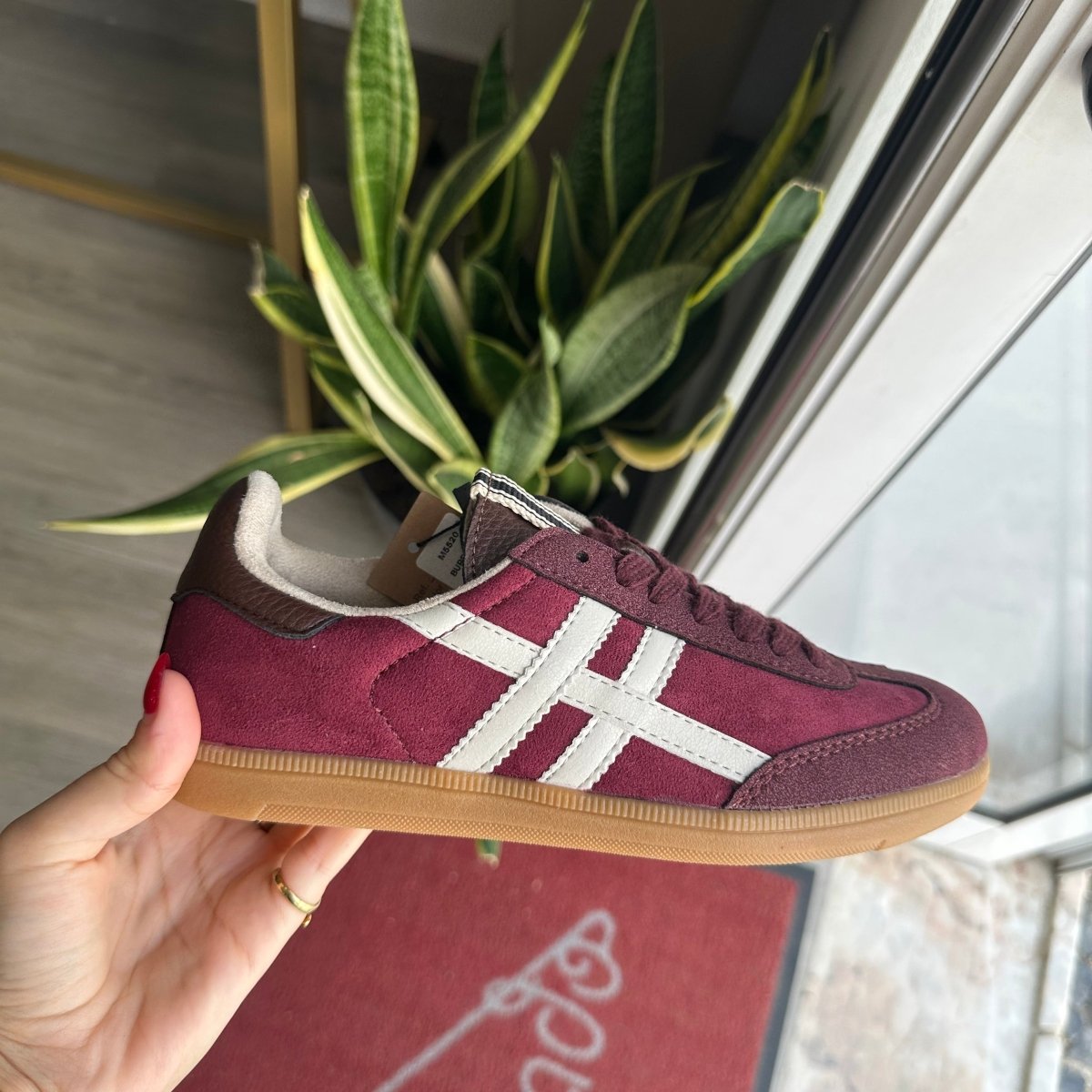 CORINA | TÉNIS BORDÔ - Pé Calçado