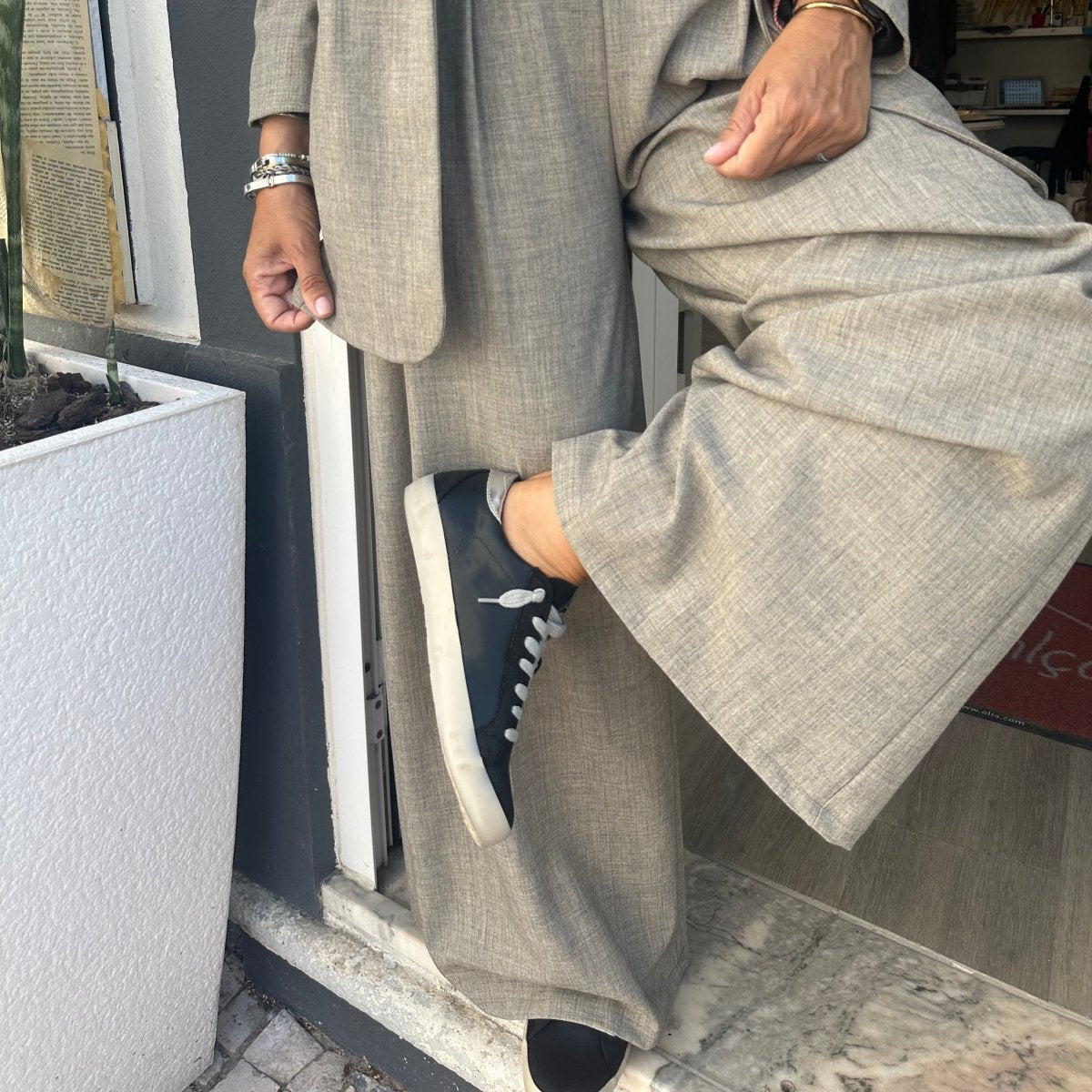 CORINA | TÉNIS PRETO - Pé Calçado