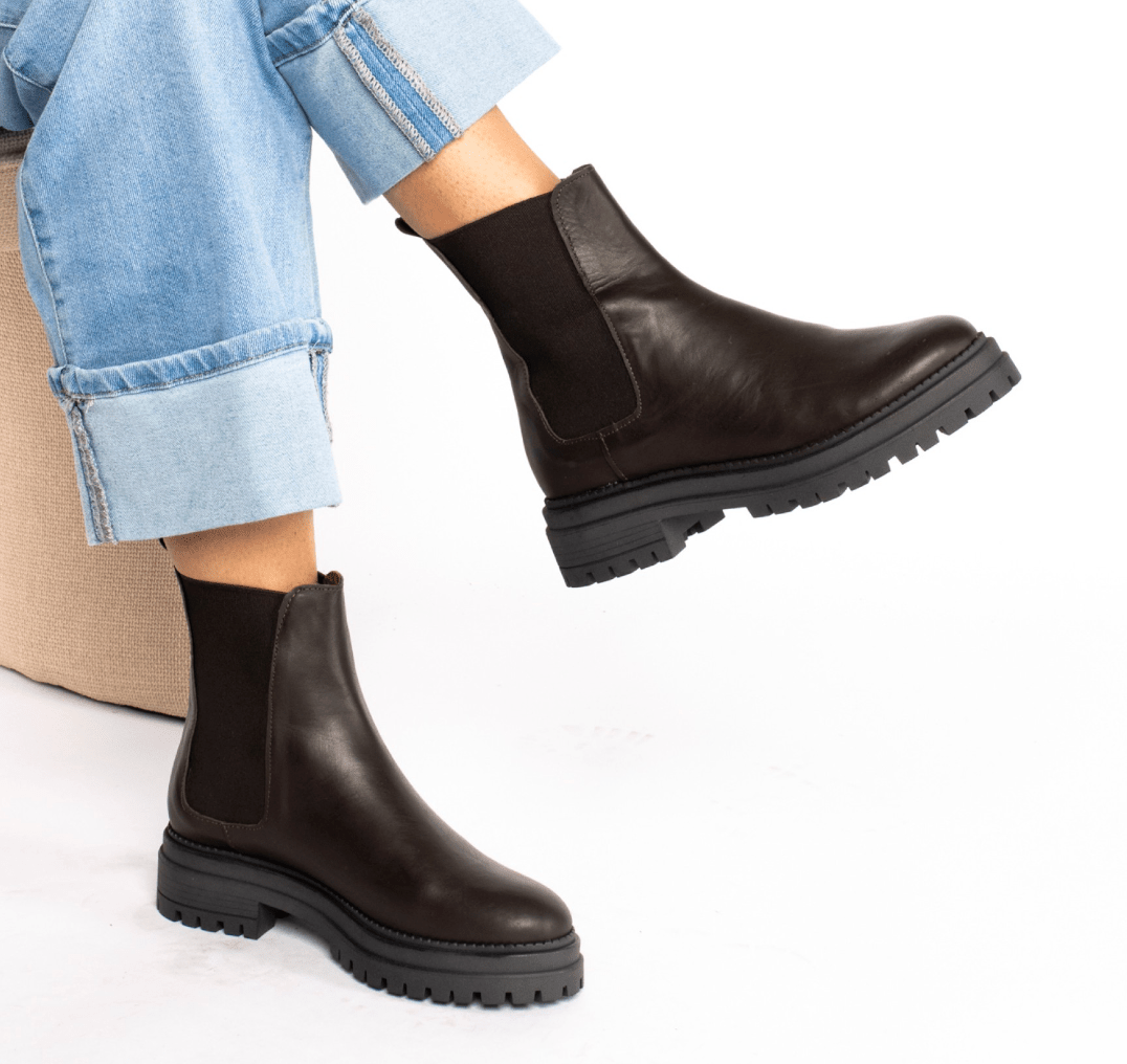 D20 - P - BOTIM COM ELÁSTICO EM PELE - Pé Calçado