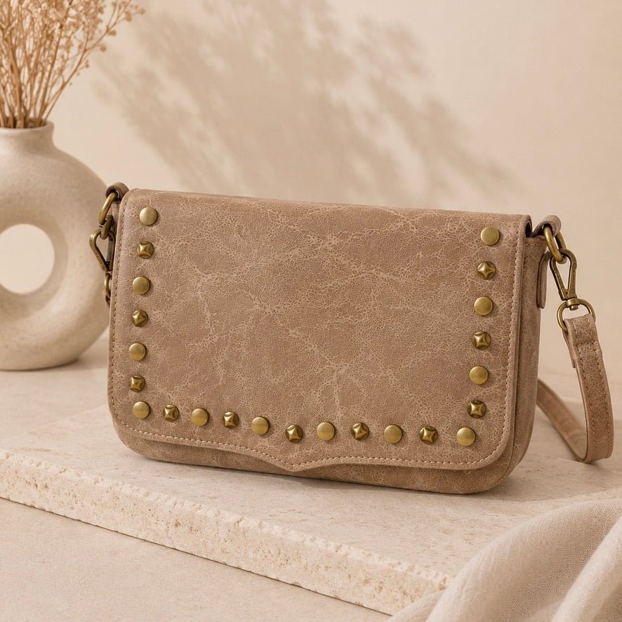 MALA CROSSBODY COM TACHAS - Pé Calçado