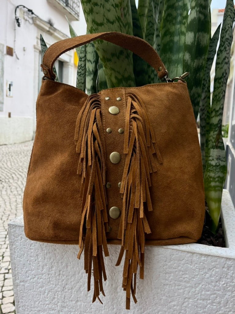 MALA DE OMBRO EM CAMURÇA - Pé Calçado