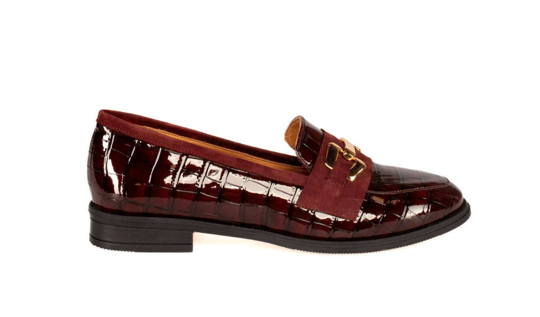 T3167 - V - MOCASSIM EM VERNIZ COM APLICAÇÃO - Pé Calçado