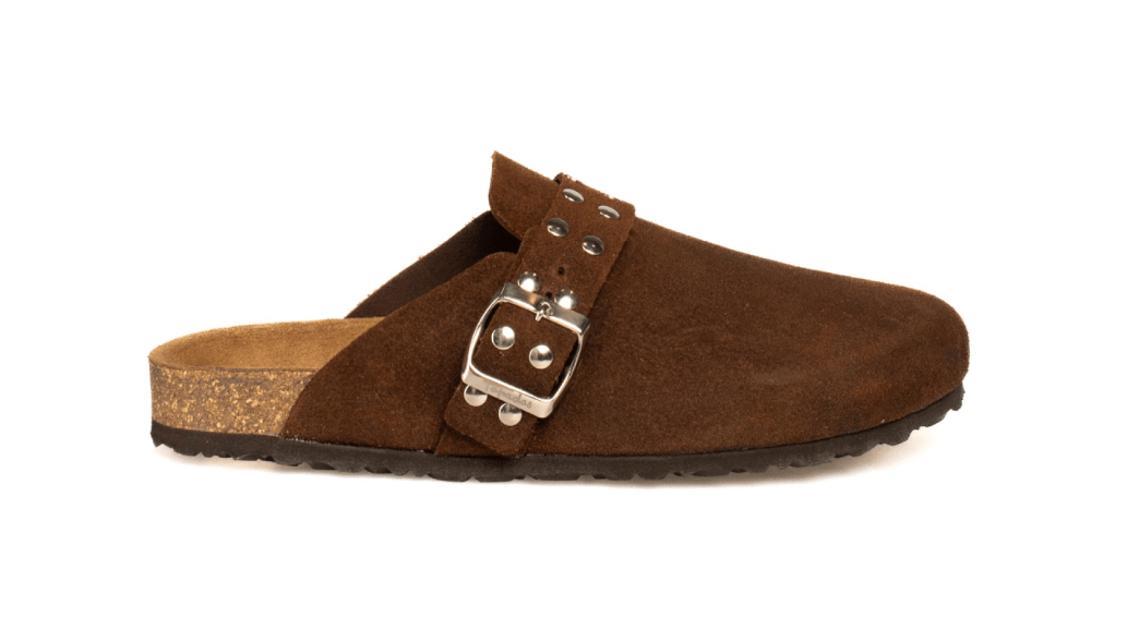 T988 - R - CLOGS EM CAMURÇA COM TACHAS - Pé Calçado