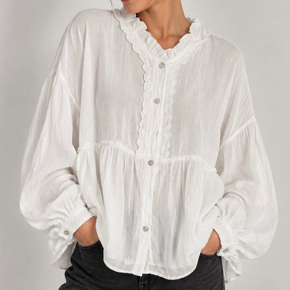 CAMISA COM FOLHOS E RENDA