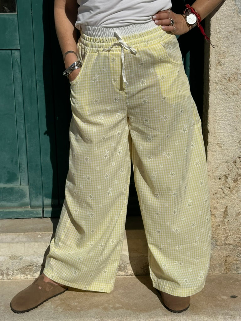 CALÇAS COM CINTURA DUPLA