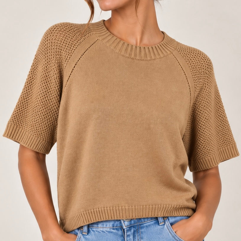 CAMISOLA DE MALHA COM MANGA PERFURADA