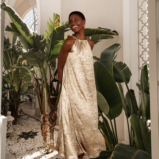 MEISÏE | VESTIDO HALTER CHAMPAGNE ACETINADO MAXI
