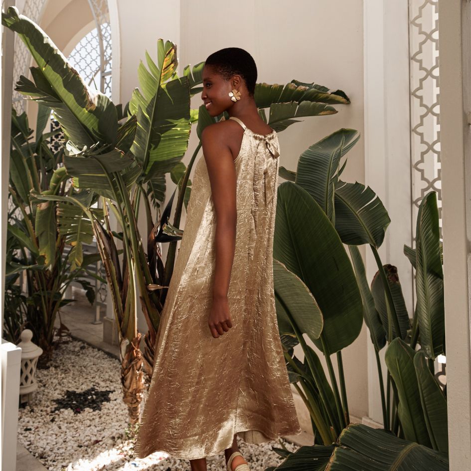 MEISÏE | VESTIDO HALTER CHAMPAGNE ACETINADO MAXI