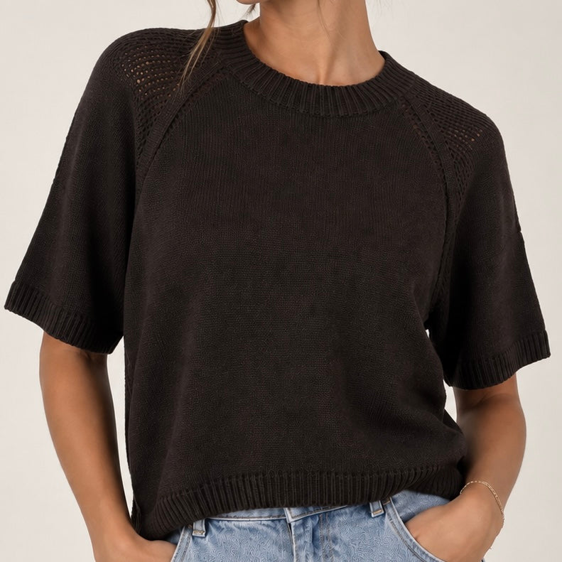 CAMISOLA DE MALHA COM MANGA PERFURADA
