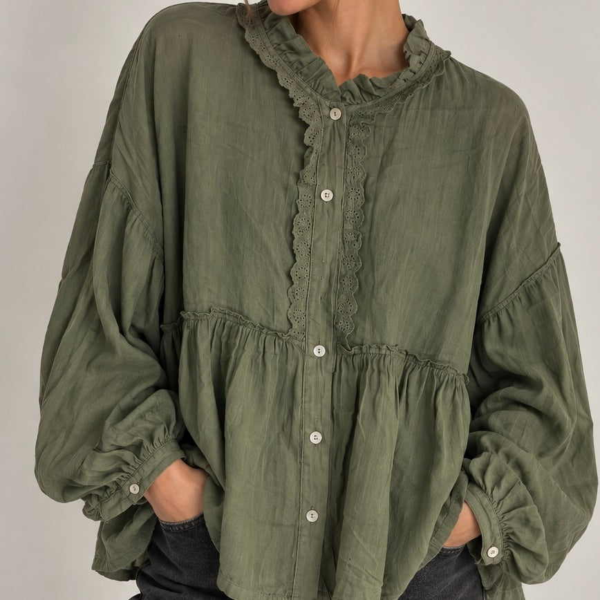 CAMISA COM FOLHOS E RENDA