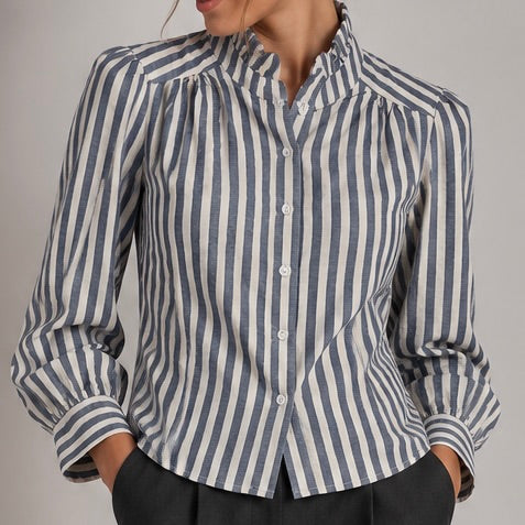 CAMISA ÀS RICAS COM GOLA ALTA