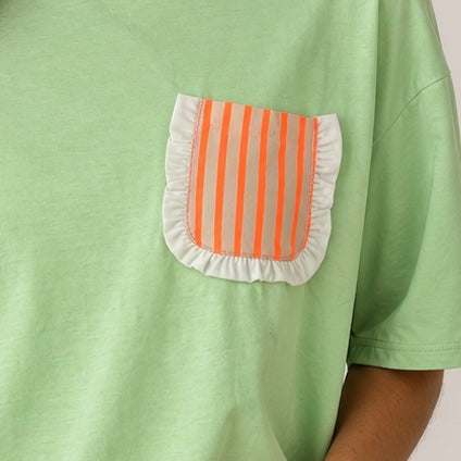 T-SHIRT COM BOLSO