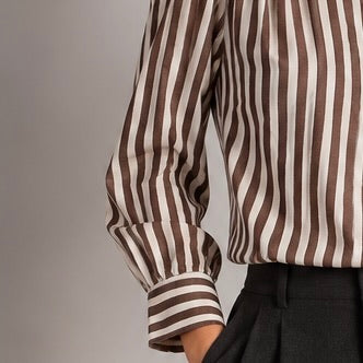 CAMISA ÀS RICAS COM GOLA ALTA