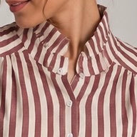 CAMISA ÀS RICAS COM GOLA ALTA