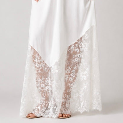 VESTIDO DE CETIM COM RENDA