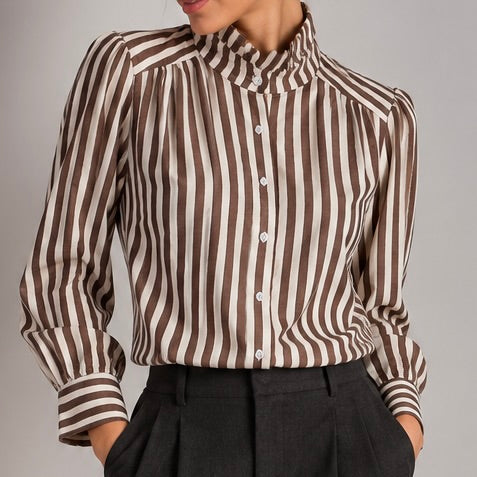 CAMISA ÀS RICAS COM GOLA ALTA