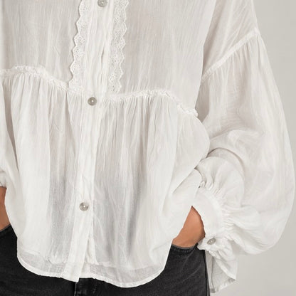 CAMISA COM FOLHOS E RENDA
