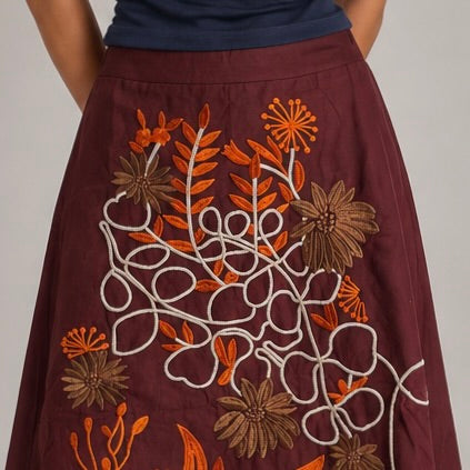 SAIA COM BORDADOS FLORAL