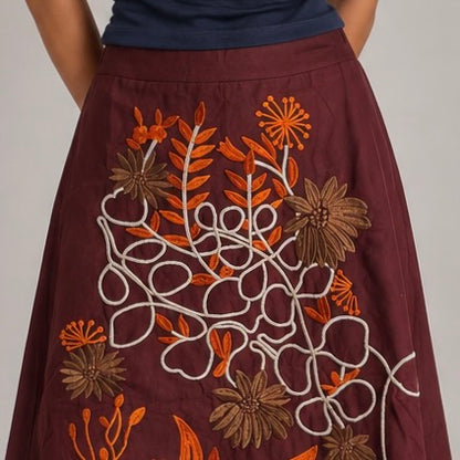 SAIA COM BORDADOS FLORAL