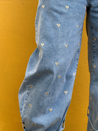 CALÇAS COM CORAÇOES