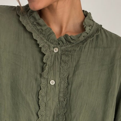 CAMISA COM FOLHOS E RENDA