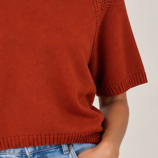CAMISOLA DE MALHA COM MANGA PERFURADA