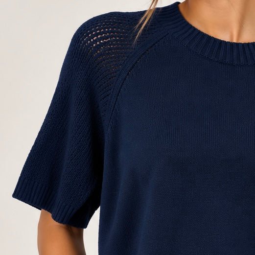 CAMISOLA DE MALHA COM MANGA PERFURADA