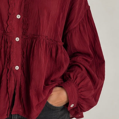 CAMISA COM FOLHOS E RENDA