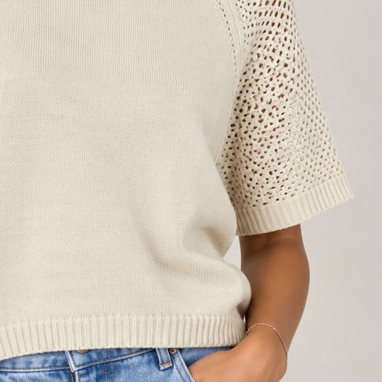 CAMISOLA DE MALHA COM MANGA PERFURADA