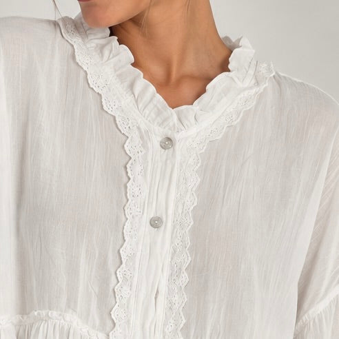 CAMISA COM FOLHOS E RENDA