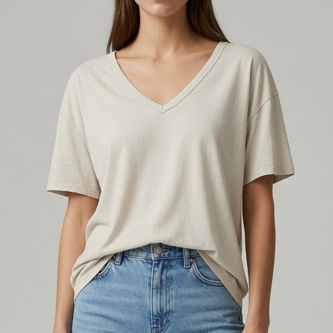 T-SHIRT BÁSICA DECOTE V