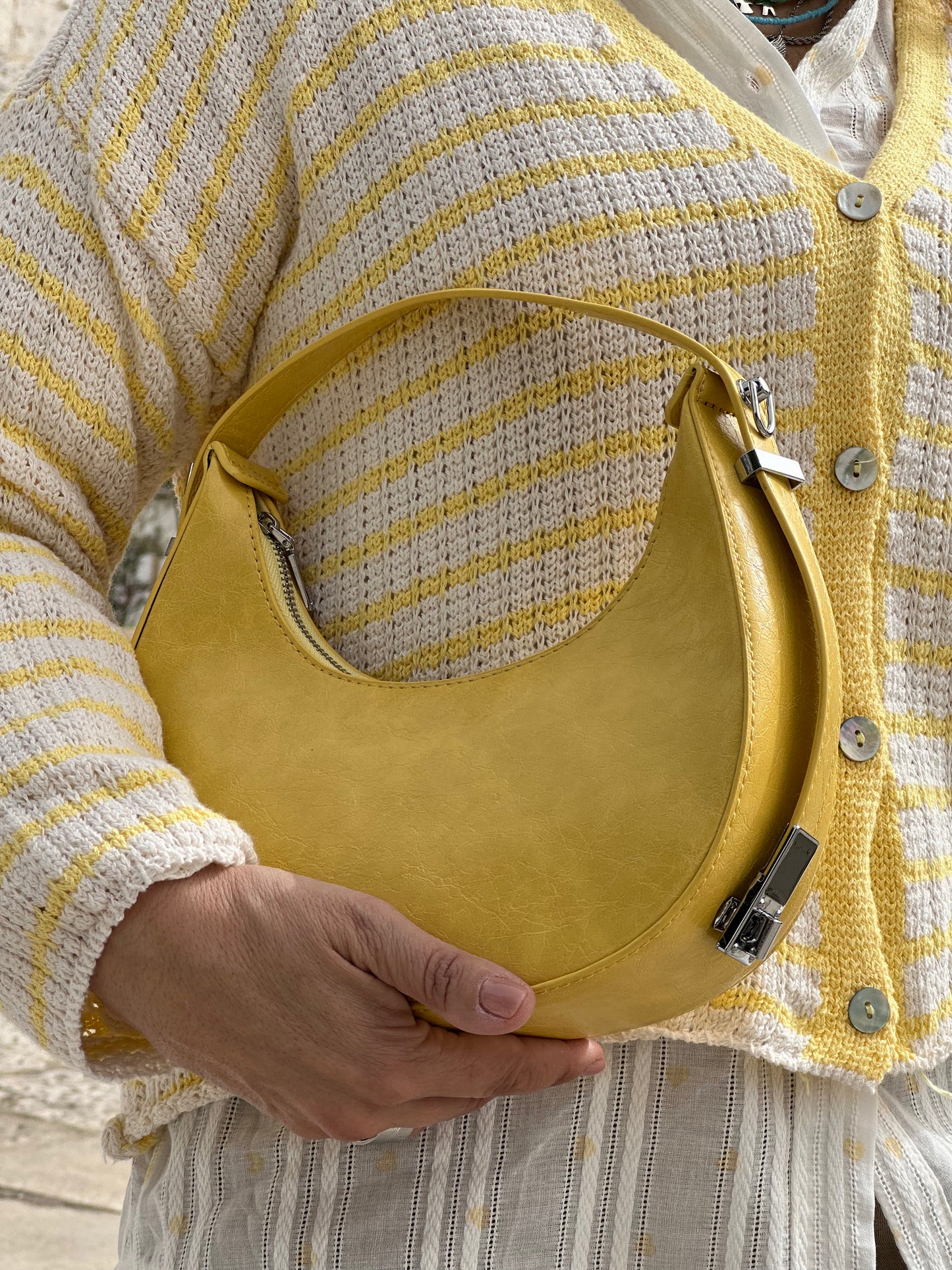 MALA SINTÉTICA DE OMBRO