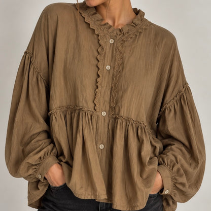 CAMISA COM FOLHOS E RENDA