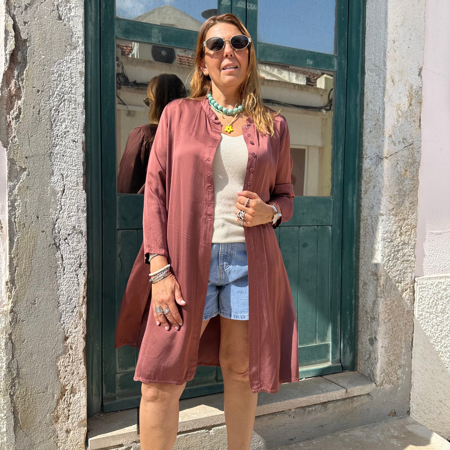 CAMISA DE CETIM COMPRIDA