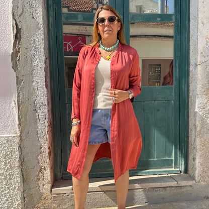 CAMISA DE CETIM COMPRIDA