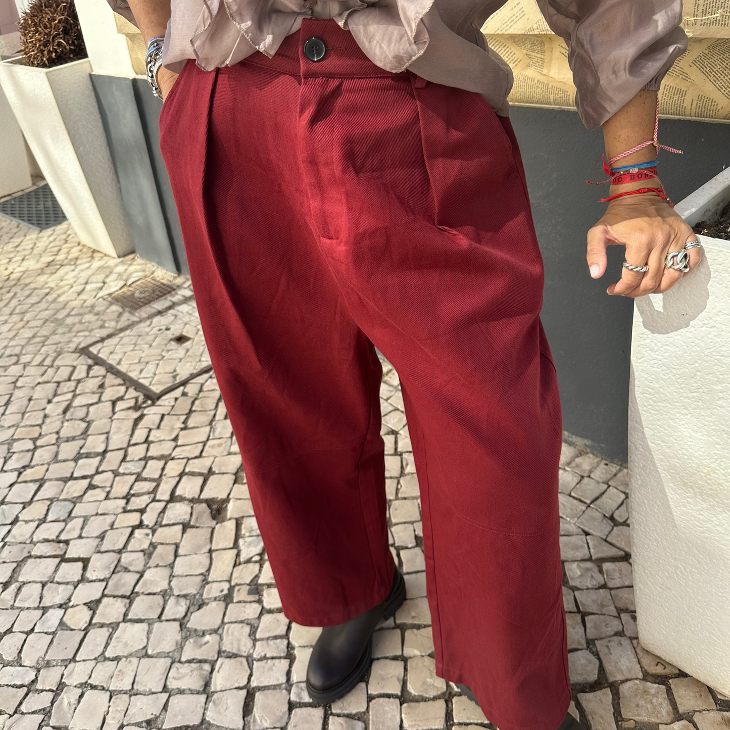 CALÇAS LARGAS DE CINTURA SUBIDA