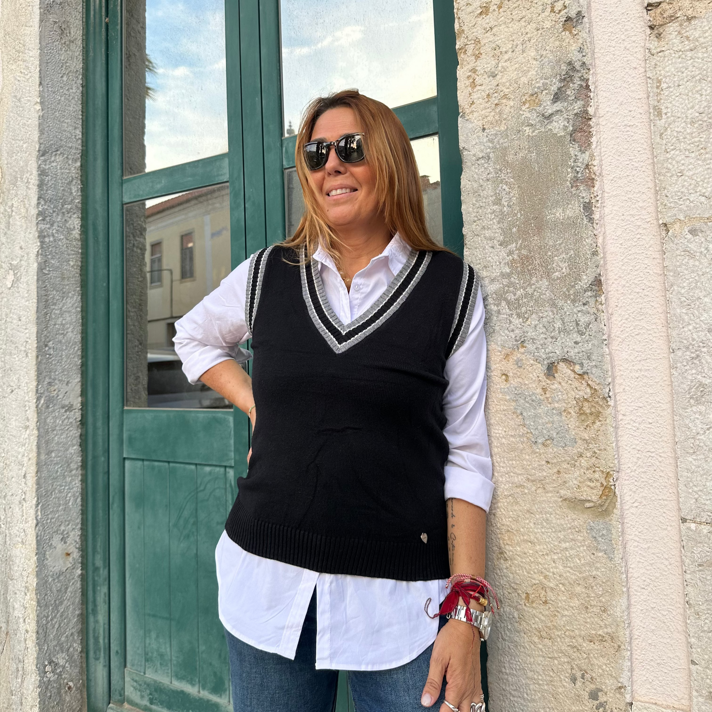 COLETE DE MALHA DECOTE EM "V"