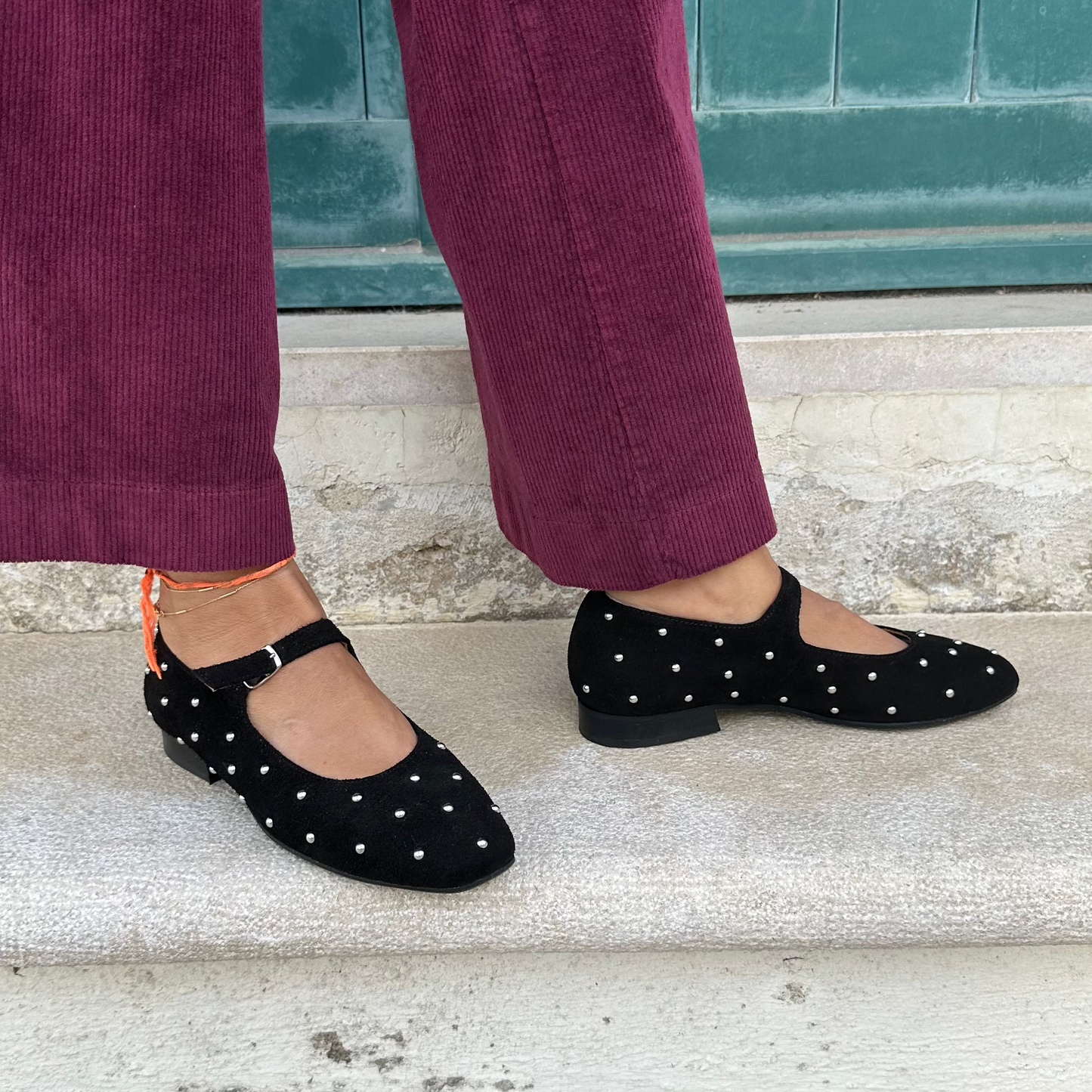 T1648-C SABRINAS DE CAMURÇA COM TACHAS