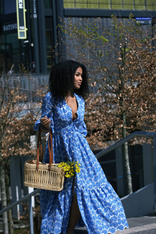 VESTIDO MAXI AZUL BORDADO INGLÊS
