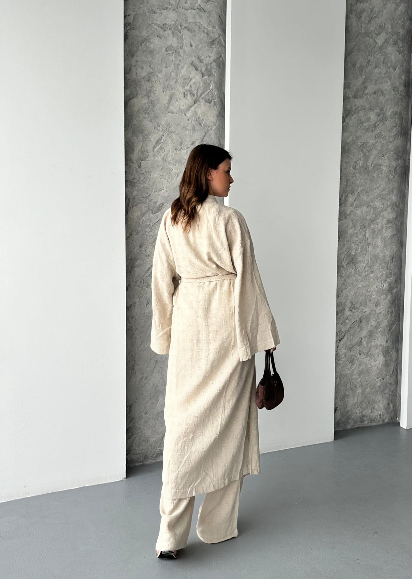 CONJUNTO KIMONO BEGE