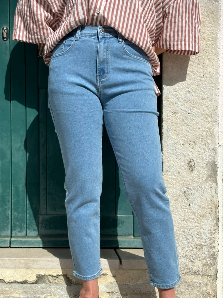 CALÇAS DE GANGA MOM FIT COM ELÁSTICO - Pé Calçado