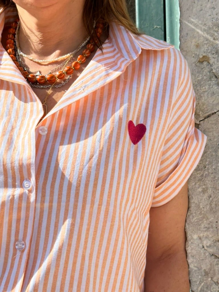 CAMISA DE RISCAS COM CORAÇÃO - Pé Calçado