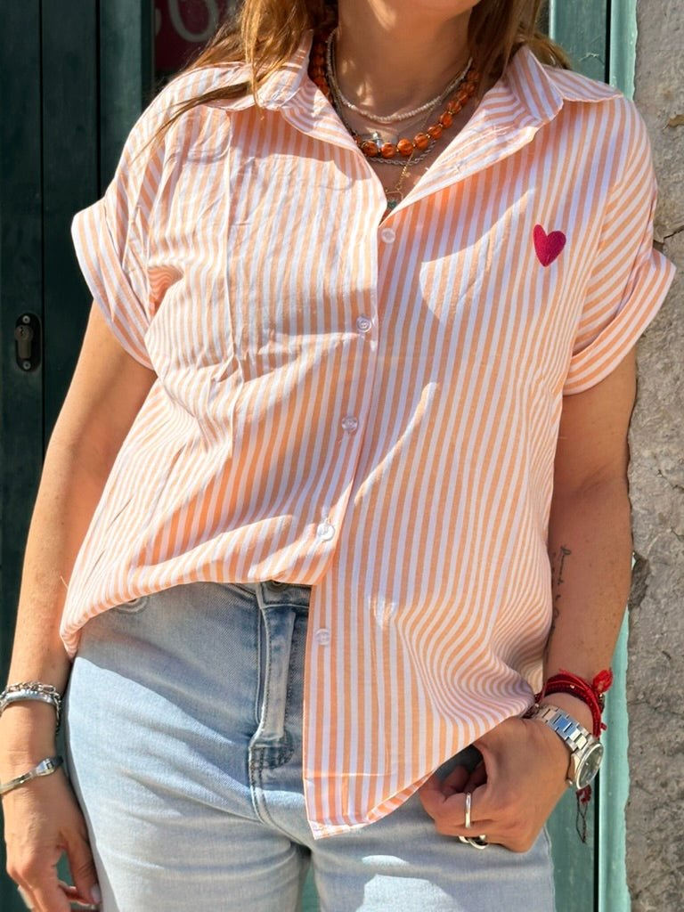CAMISA DE RISCAS COM CORAÇÃO - Pé Calçado